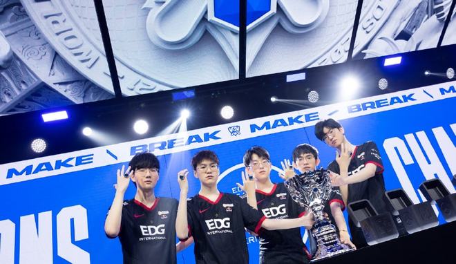 路口岸一直 路口岸一直